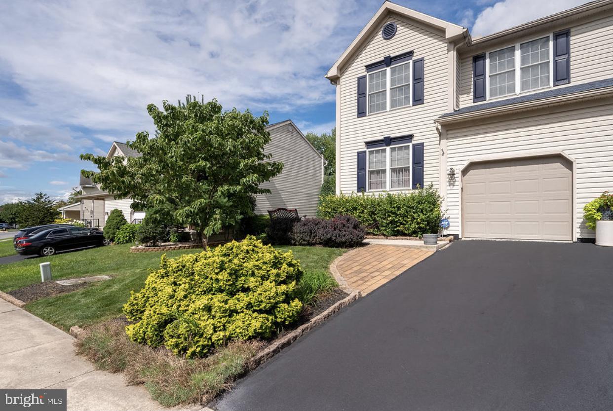 385 Sioux Court Sinking Spring, PA 19608 - Photo 2 of 35 Gallery Image 2