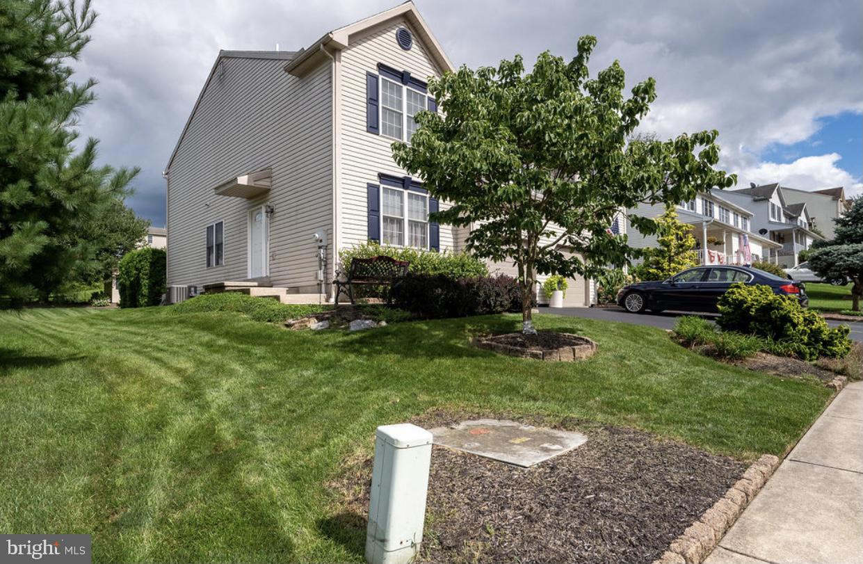 385 Sioux Court Sinking Spring, PA 19608 - Photo 3 of 35 Gallery Image 3