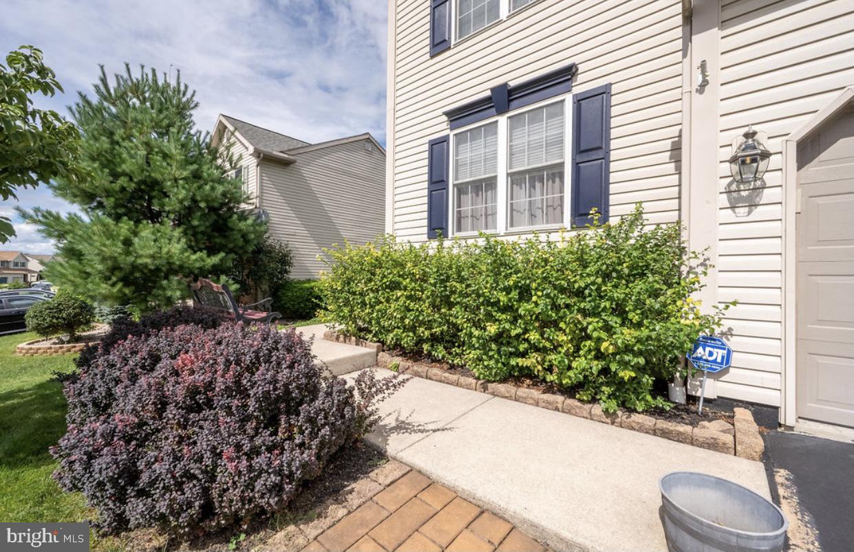 385 Sioux Court Sinking Spring, PA 19608 - Photo 4 of 35 Gallery Image 4