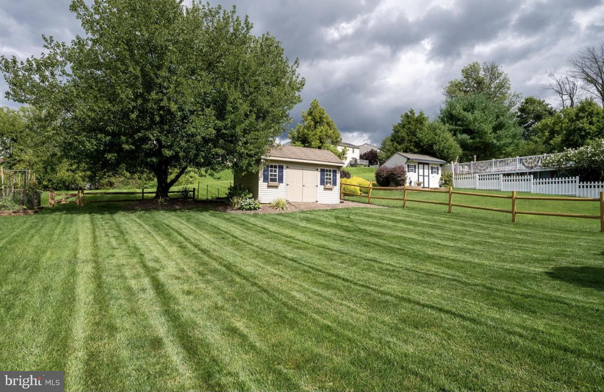 385 Sioux Court Sinking Spring, PA 19608 - Photo 6 of 35 Gallery Image 6