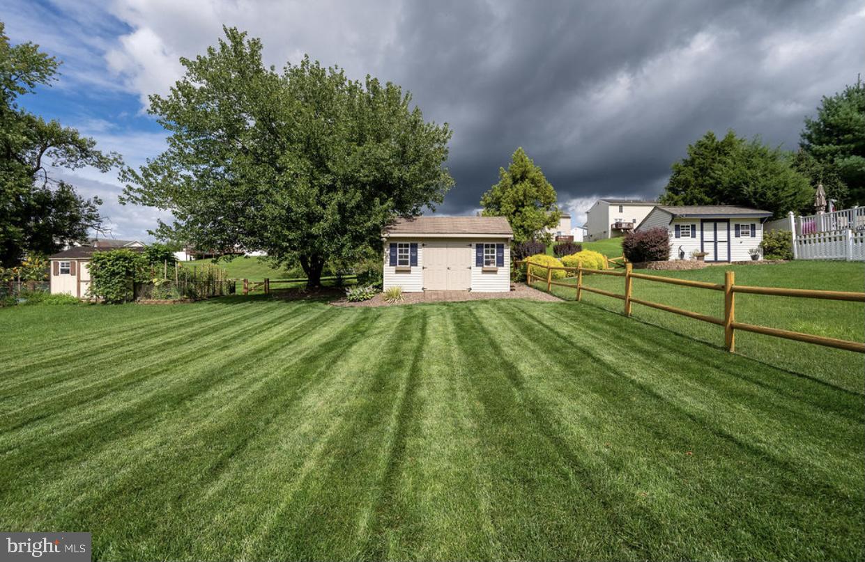 385 Sioux Court Sinking Spring, PA 19608 - Photo 9 of 35 Gallery Image 9