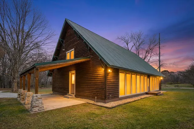 $445,000 | 426 Elizabeth Street, Buchanan, MI 49107