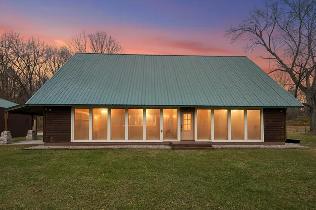 $445,000 | 426 Elizabeth Street, Buchanan, MI 49107