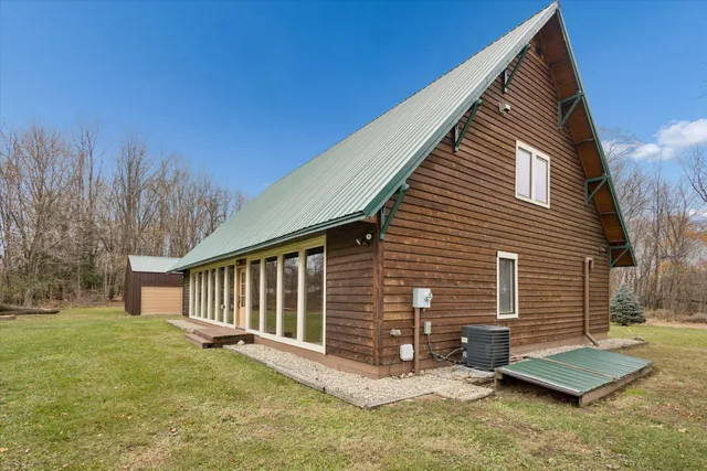 $445,000 | 426 Elizabeth Street, Buchanan, MI 49107