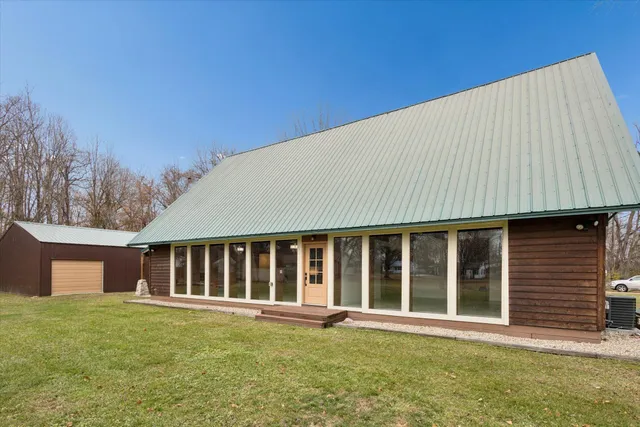 $445,000 | 426 Elizabeth Street, Buchanan, MI 49107