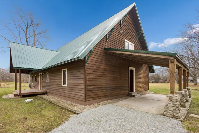 $445,000 | 426 Elizabeth Street, Buchanan, MI 49107