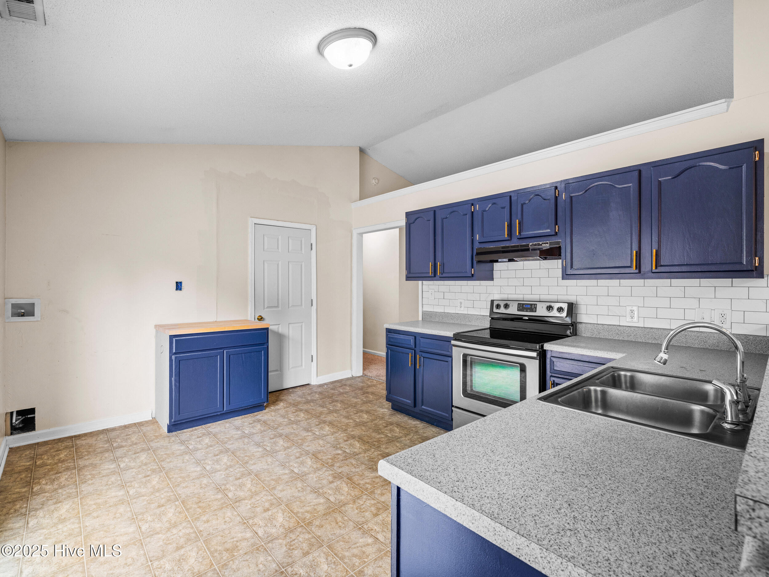 186 Liberty Park Road Jacksonville, NC 28540 - Photo 17 of 47 025a3484