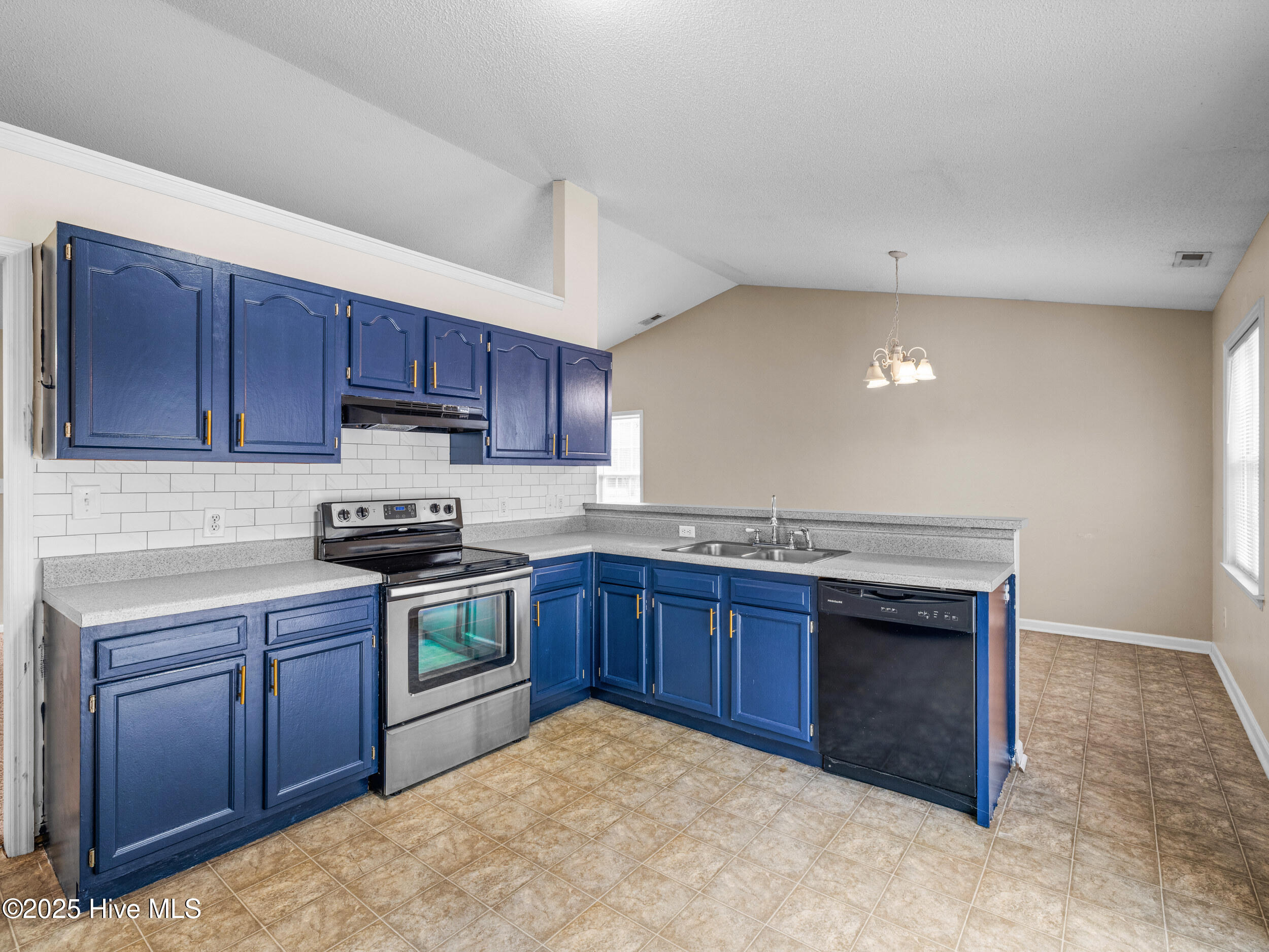 186 Liberty Park Road Jacksonville, NC 28540 - Photo 18 of 47 025a3487