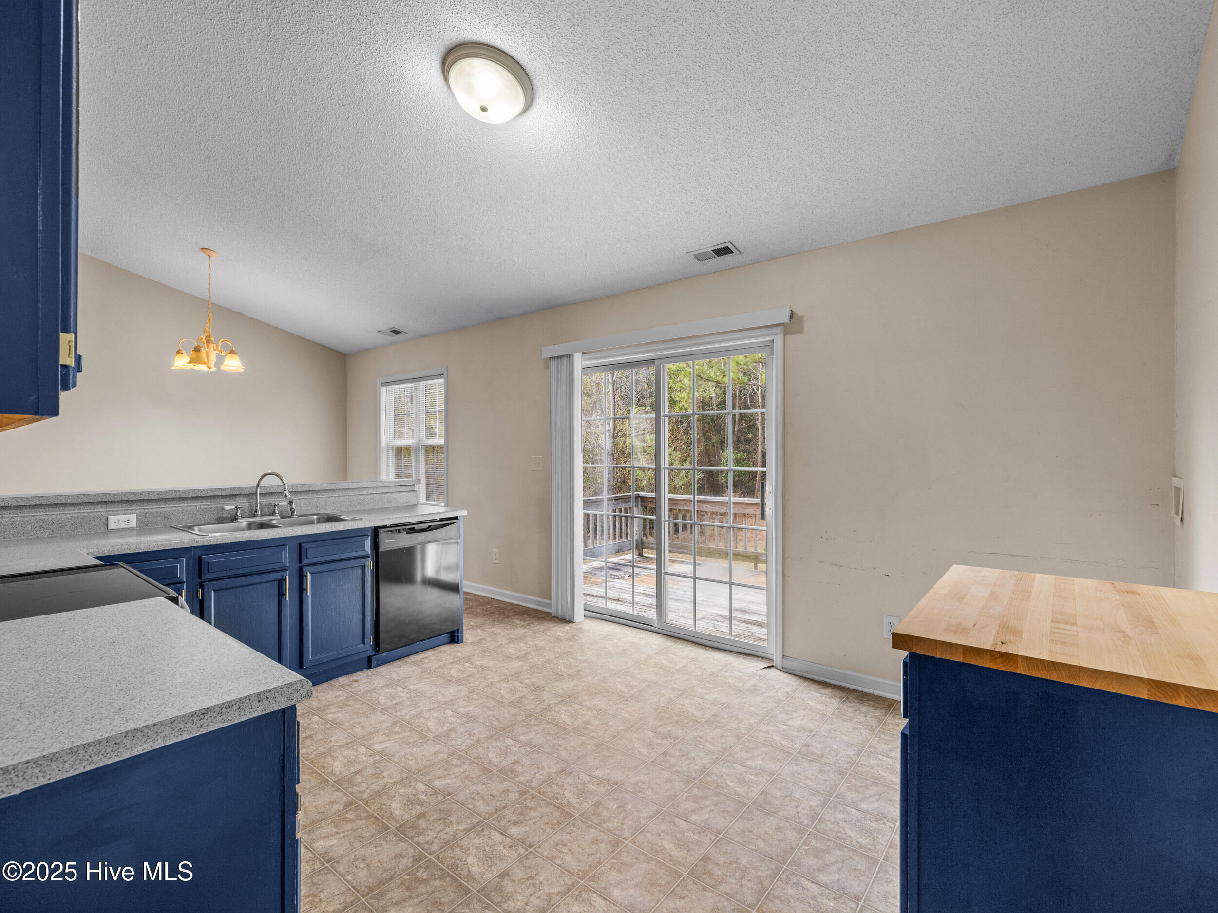 186 Liberty Park Road Jacksonville, NC 28540 - Photo 20 of 47 025a3493