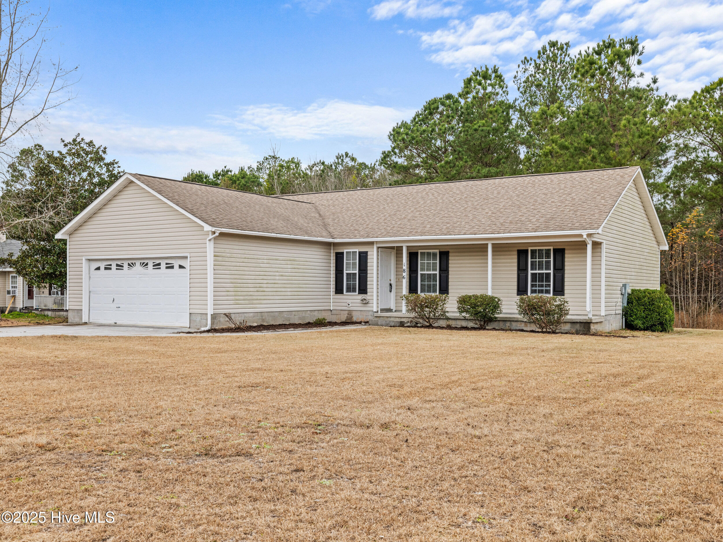 186 Liberty Park Road Jacksonville, NC 28540 - Photo 3 of 47 025a3442