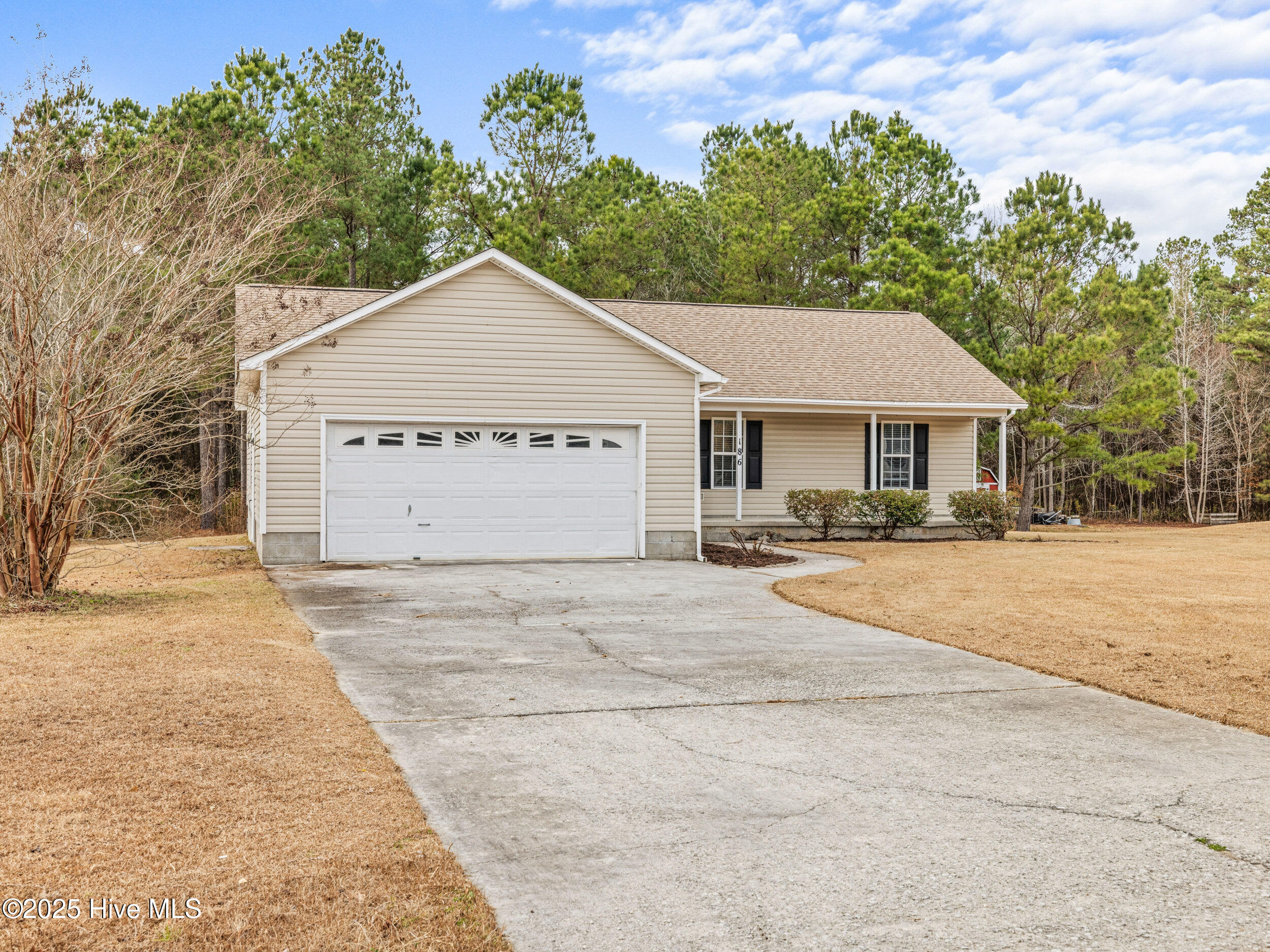 186 Liberty Park Road Jacksonville, NC 28540 - Photo 5 of 47 025a3448