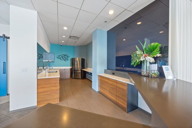 3660 North Lake Shore Drive, Unit 3910 Chicago, IL 60613 - Photo 23 of 25 a lobby with furniture and a potted plant