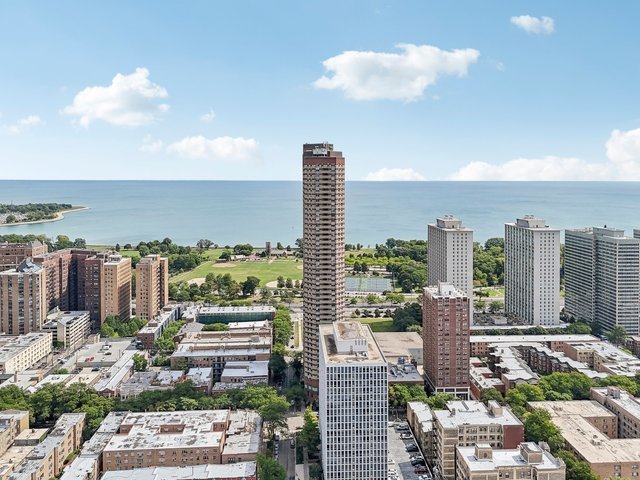 3660 North Lake Shore Drive, Unit 3910 Chicago, IL 60613 - Photo 4 of 25