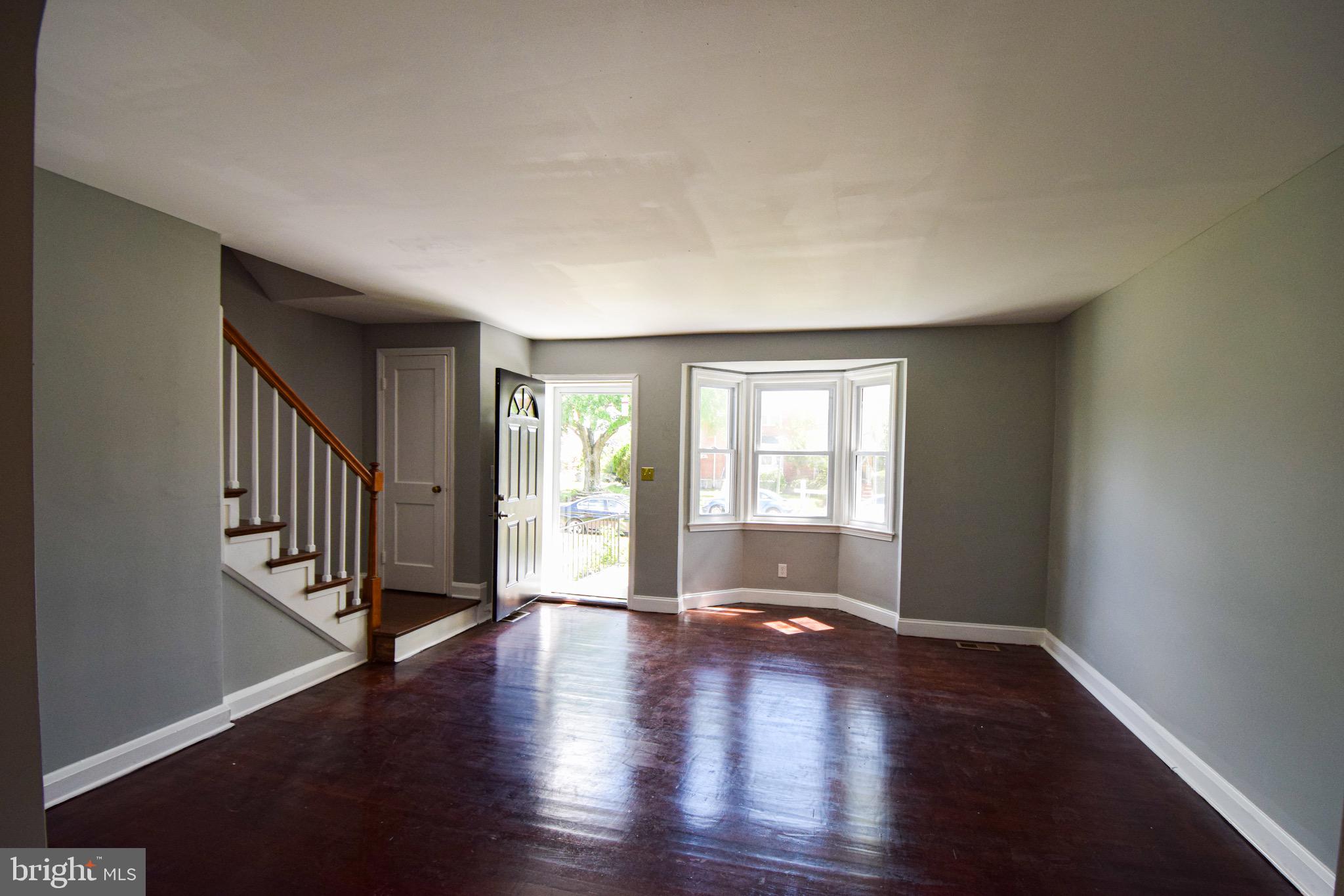 5812 Falkirk Road Baltimore, MD 21239 - Photo 4 of 32 Living Room