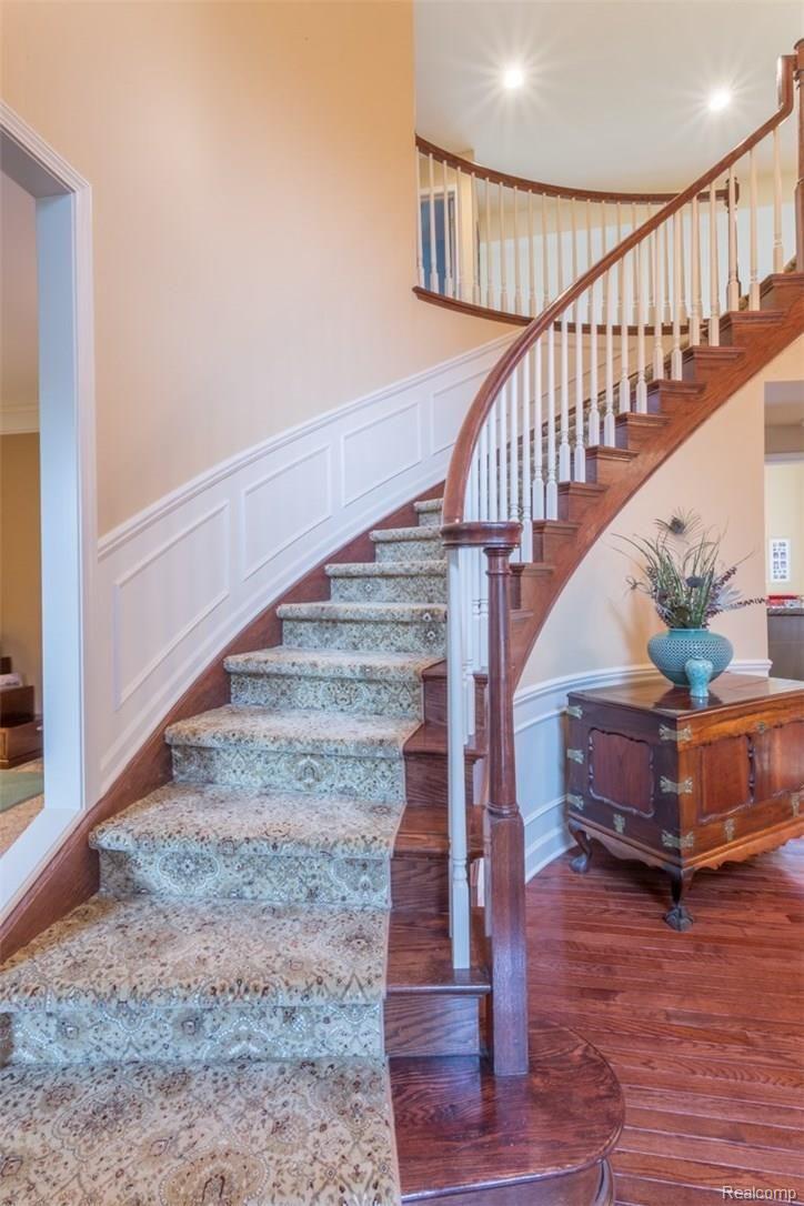 2077 Aberdeen Court Rochester, MI 48306 - Photo 23 of 73 Aberdeen Court_2077-Entry--33.jpg