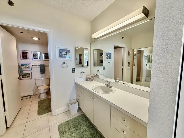 a en suite bathroom with a sink