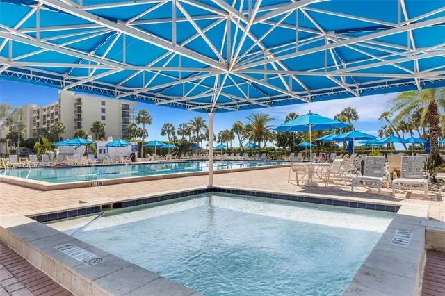 $1,100,000 | 1105 Gulf Of Mexico Drive, Unit 401, Longboat Key, FL 34228