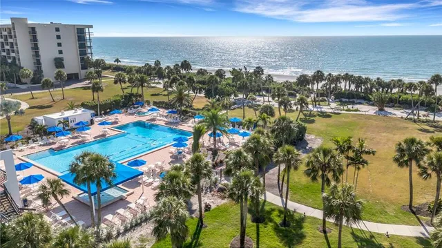 $1,100,000 | 1105 Gulf Of Mexico Drive, Unit 401, Longboat Key, FL 34228