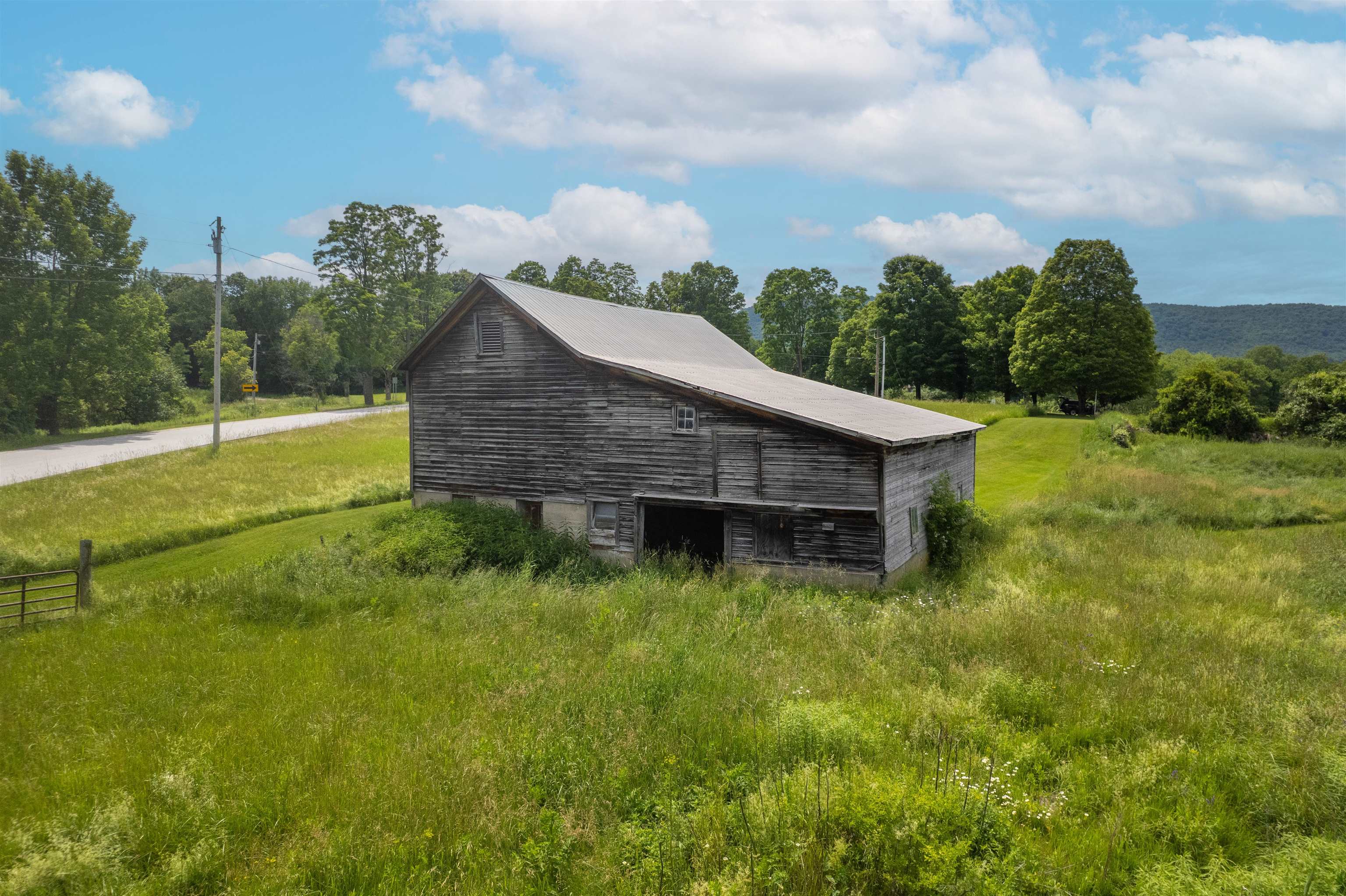 2086 Walker Mountain Road Clarendon, VT 05777 - Photo 10 of 38