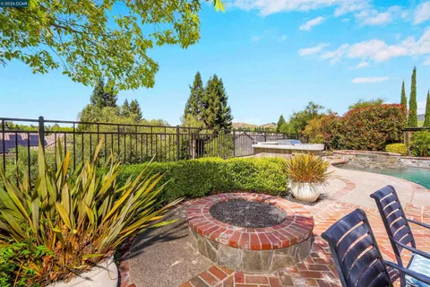 $2,549,000 | 1518 Colchester Street, Danville, CA 94506