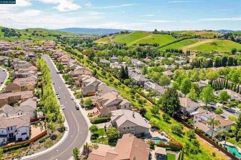 $2,549,000 | 1518 Colchester Street, Danville, CA 94506