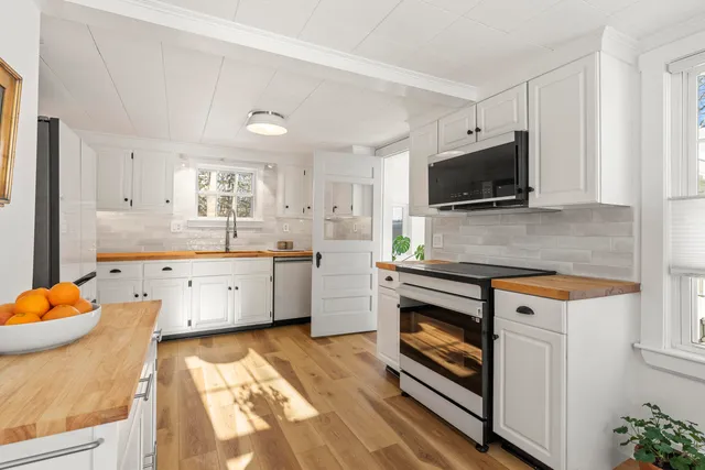 $595,000 | 56 Highway 32, Bristol, ME 04554