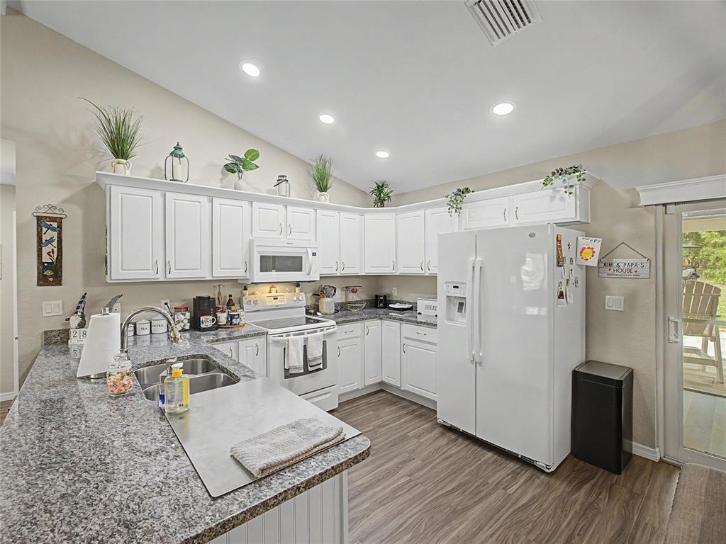 12368 Southwest 81st Street Dunnellon, FL 34432 - Photo 8 of 41
