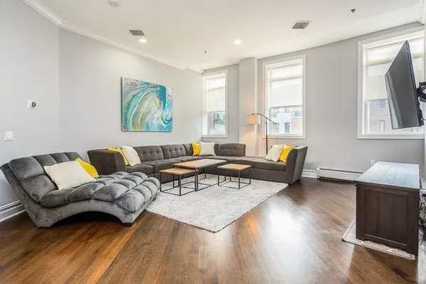 $6,500 | 564 Gregory Avenue, Unit A3, Weehawken, NJ 07086