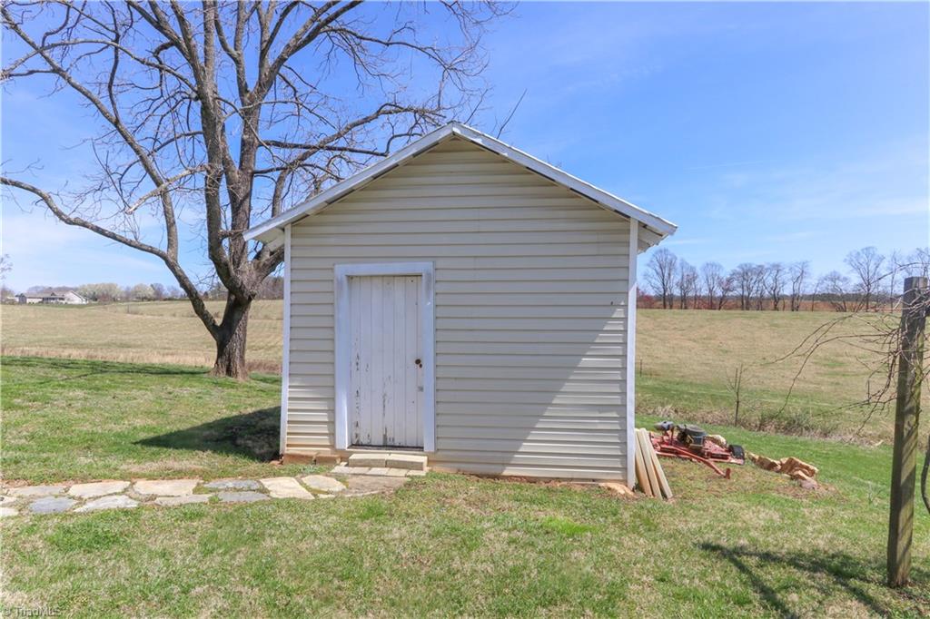 2280 Murray Road State Road, NC 28676 - Photo 8 of 30 Gallery Image 8
