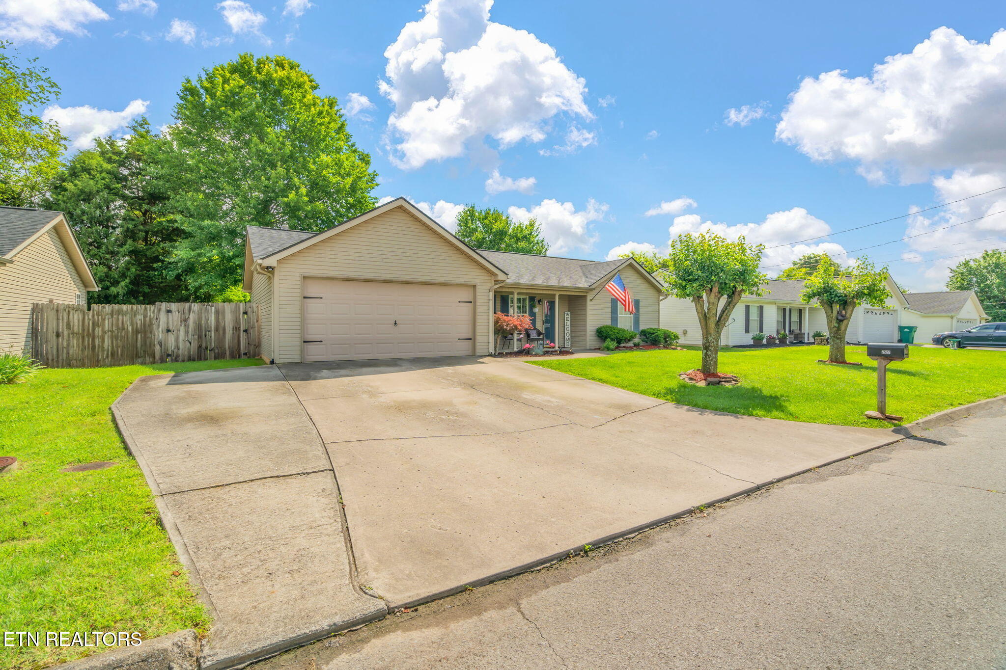 7527 Wheatmeadow Road Corryton, TN 37721 - Photo 2 of 33 Extended Driveway