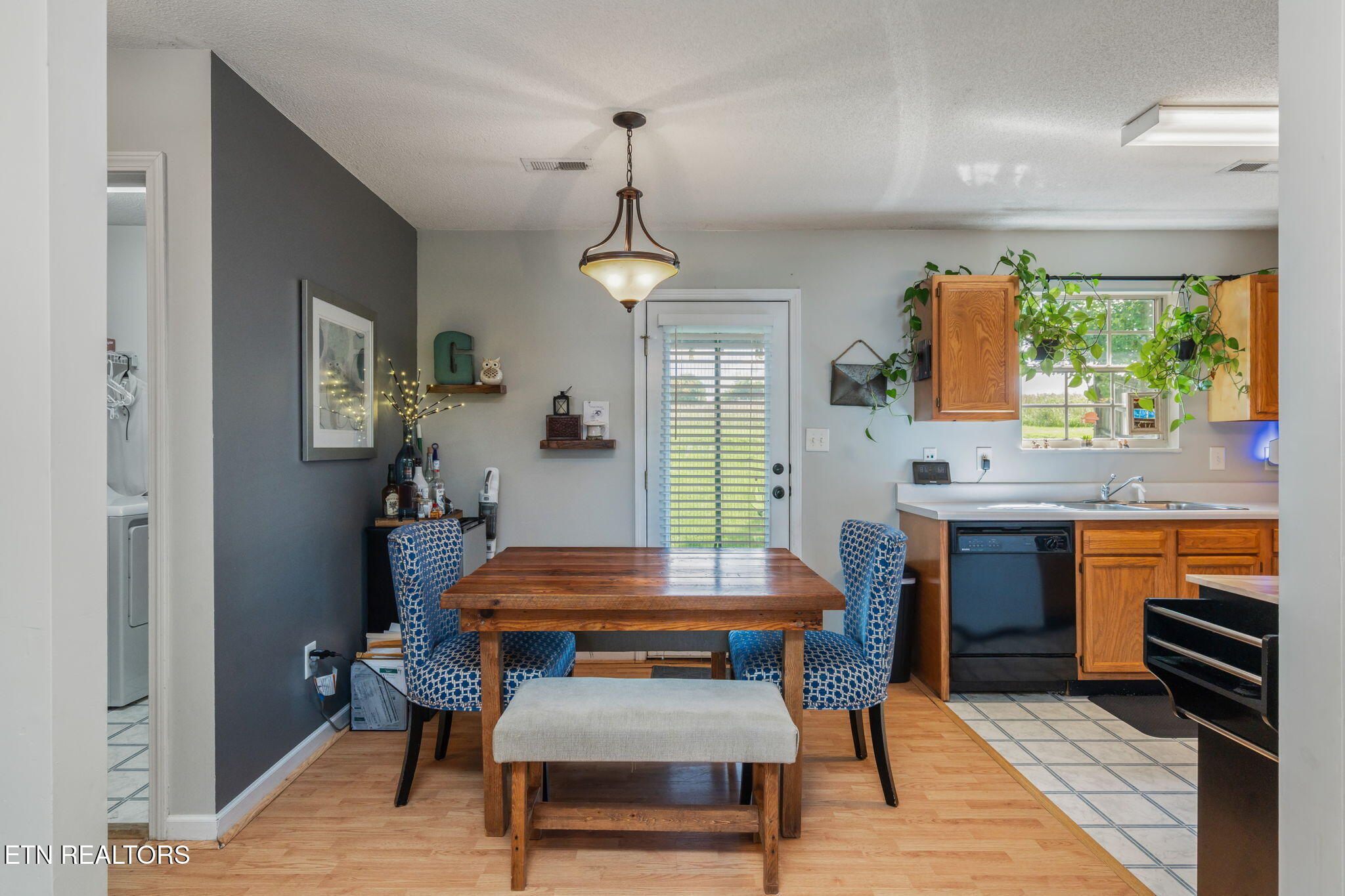 7527 Wheatmeadow Road Corryton, TN 37721 - Photo 8 of 33 Dining Room/Eat In Kitchen