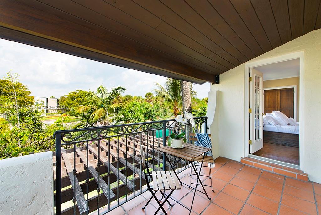 4236 Alton Road Miami Beach, FL 33140 - Photo 9 of 24 a outdoor view with a sitting space