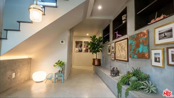 $8,500 | 19562 Cave Way, Topanga, CA 90290