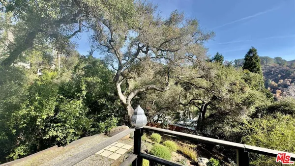 $8,500 | 19562 Cave Way, Topanga, CA 90290