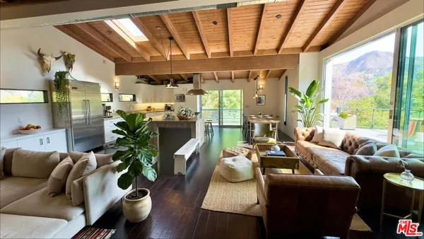 $8,500 | 19562 Cave Way, Topanga, CA 90290