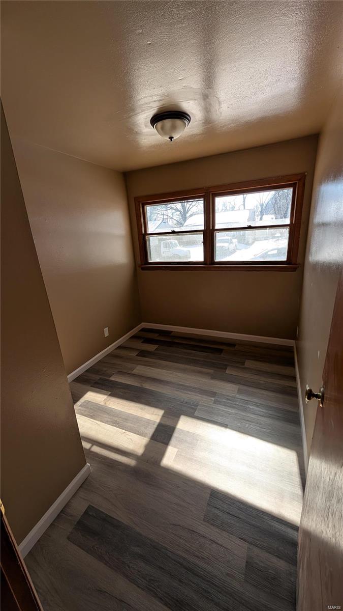 413 Lancashire Road St. Louis, MO 63137 - Photo 6 of 22