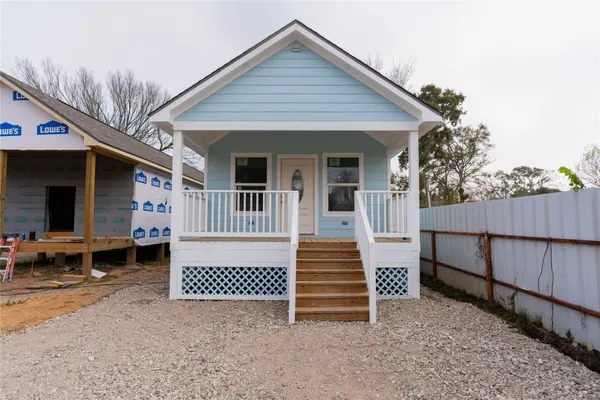 $215,000 | 4425 7th Street, Bacliff, TX 77518