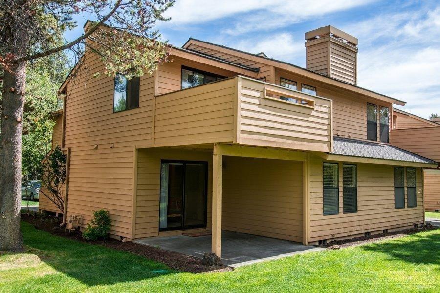 17772 West Core Road Sunriver, OR 97707 - Photo 17 of 24 View of the unit from the rear common ar