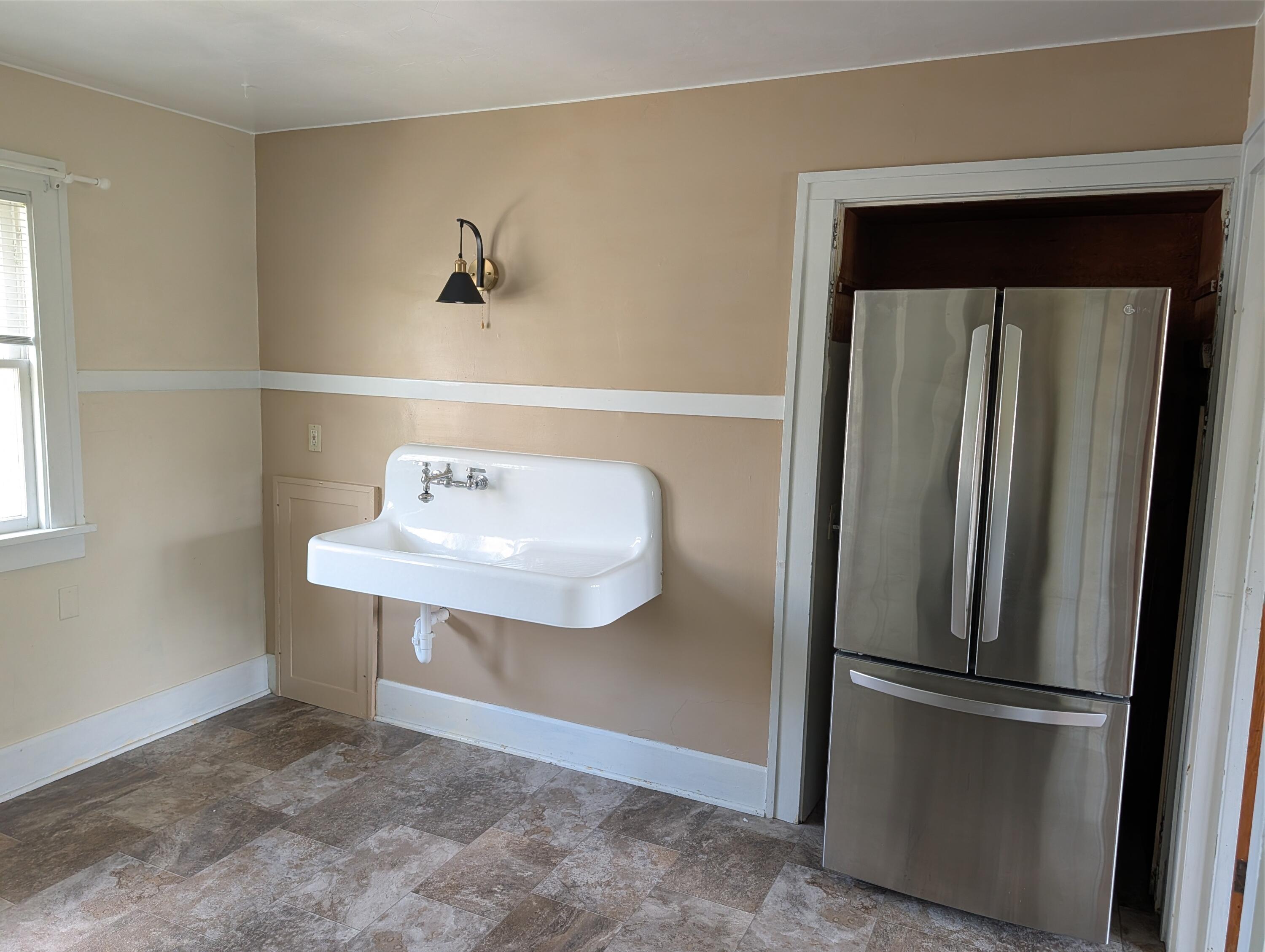 431 West Boulevard, Unit UPPR Racine, WI 53405 - Photo 8 of 12 Old meets New