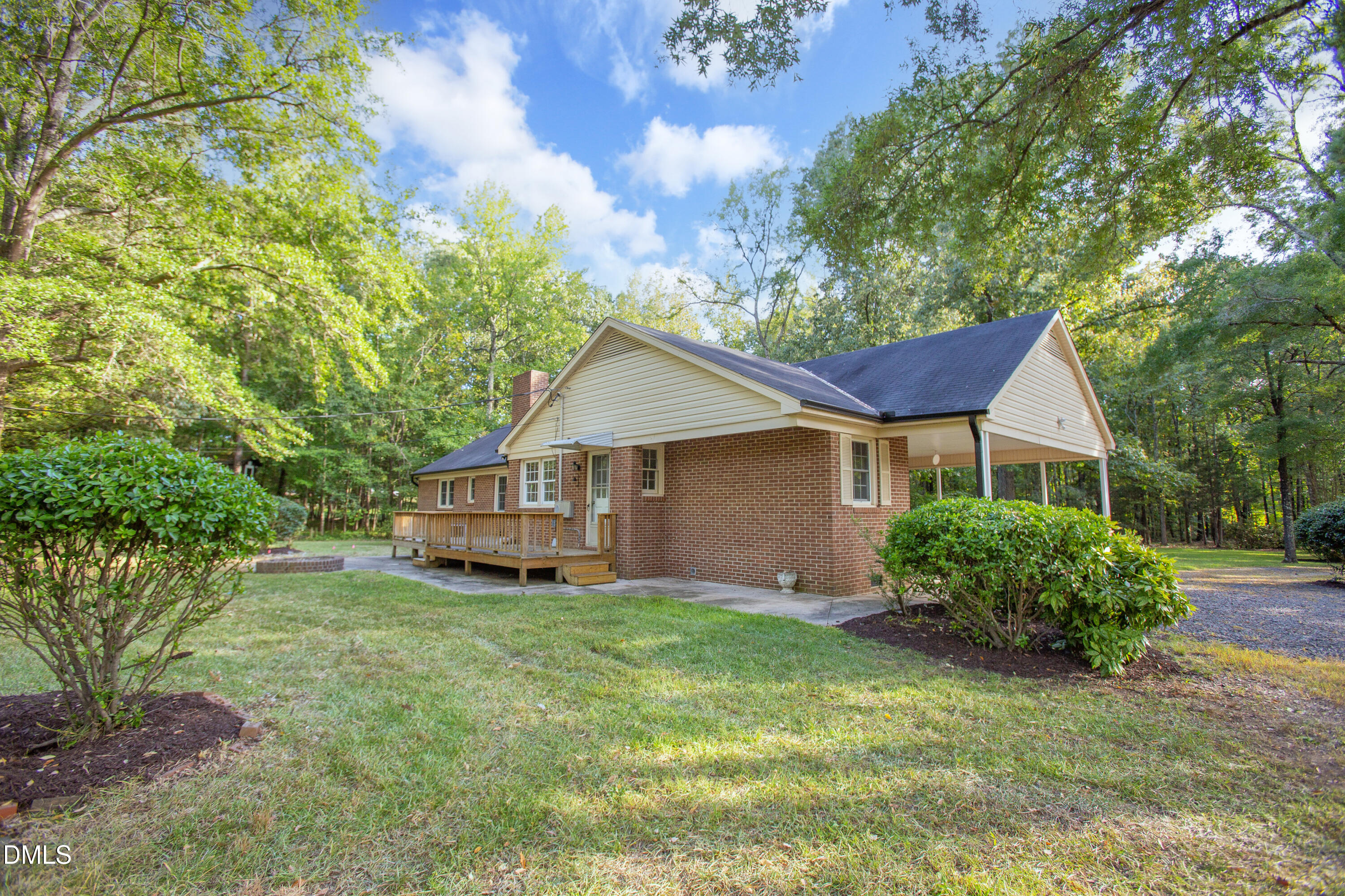 5512 Redwood Road Durham, NC 27704 - Photo 2 of 30 Redwood Road Grounds 7