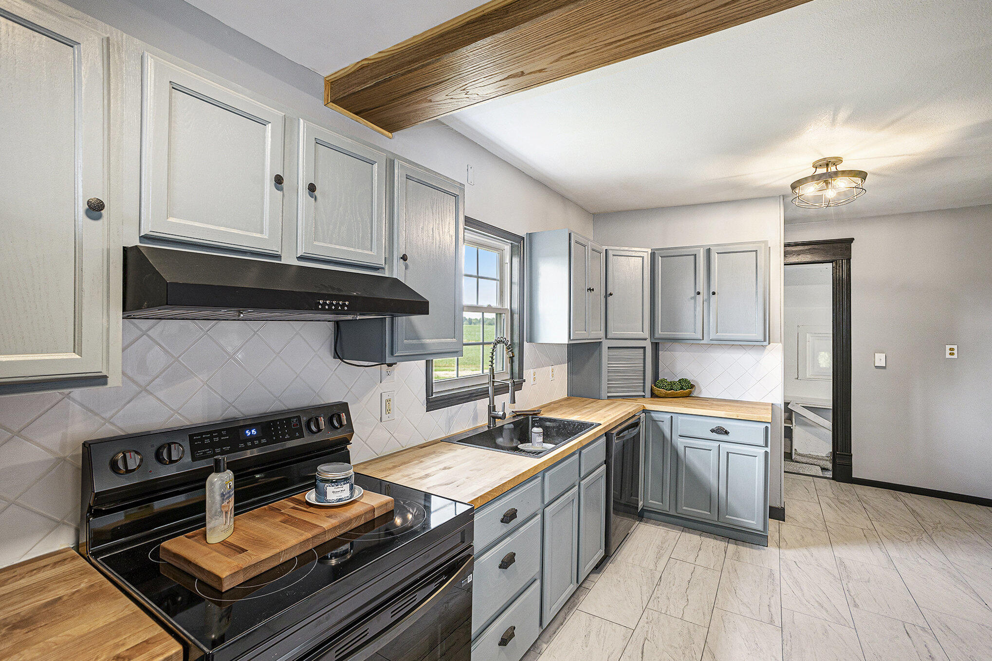 238 Maple Road Quincy, MI 49082 - Photo 12 of 24 011_file_896