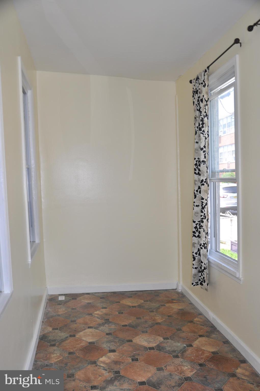 334 Ridgeway Street Gloucester City, NJ 08030 - Photo 3 of 26 Gallery Image 3
