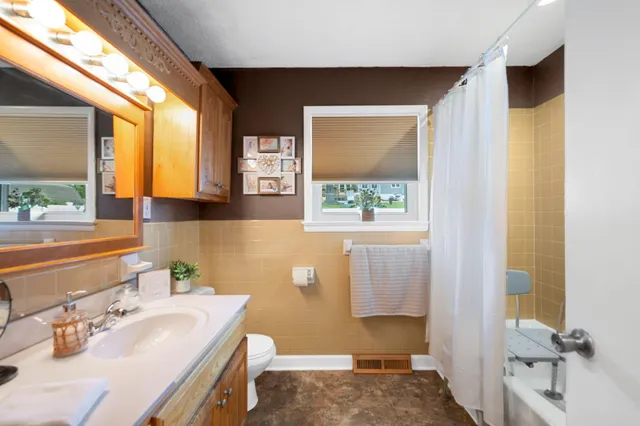 $420,000 | 301 Clebourne Avenue, Chickamauga, GA 30707