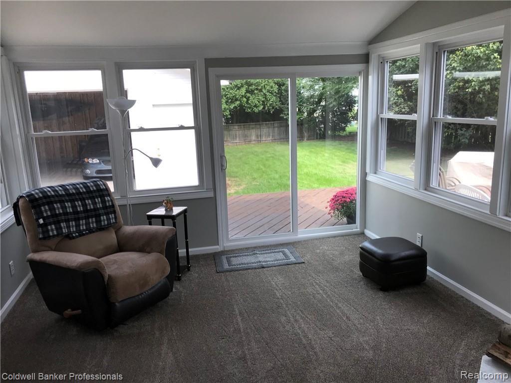 1002 Hawthorne Road Grosse Pointe Woods, MI 48236 - Photo 8 of 26