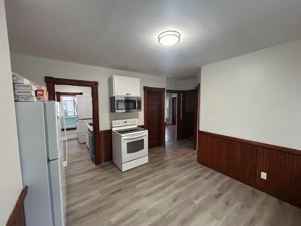 $2,800 | 6 Holmes Street, Unit 1, Nashua, NH 03060