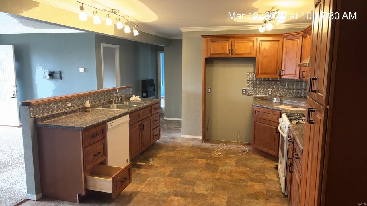 101 Hunt Street Dexter, MO 63841 - Photo 6 of 16