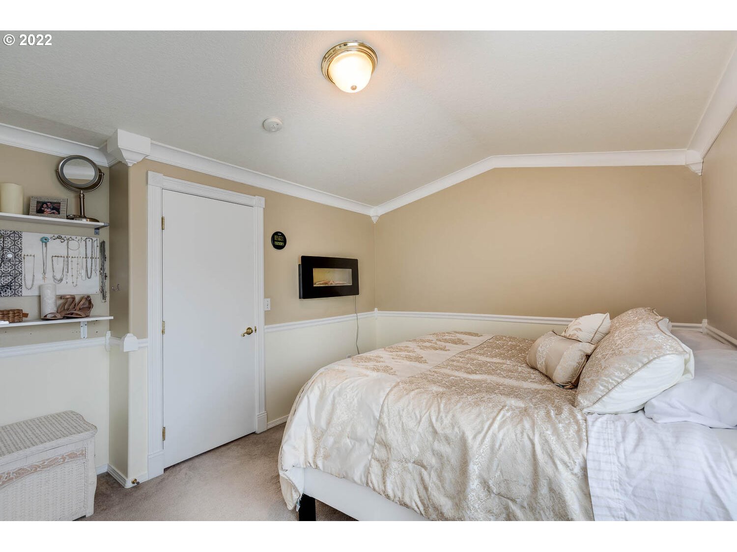 1013 Southwest Ivory Loop Gresham, OR 97080 - Photo 17 of 31 a bedroom with a bed and a window