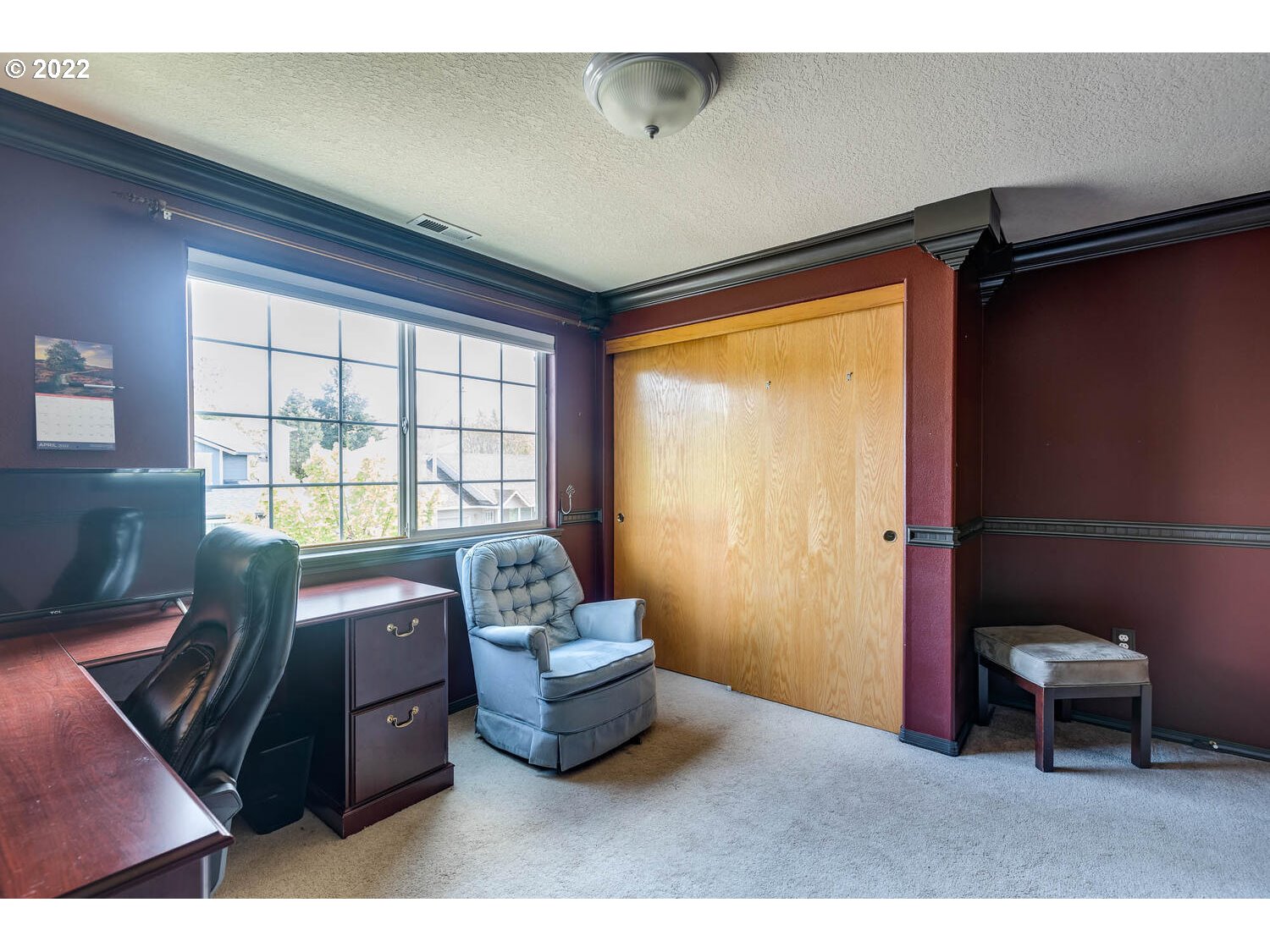 1013 Southwest Ivory Loop Gresham, OR 97080 - Photo 23 of 31 a living room with furniture and a window