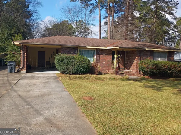 front view of house with a yard