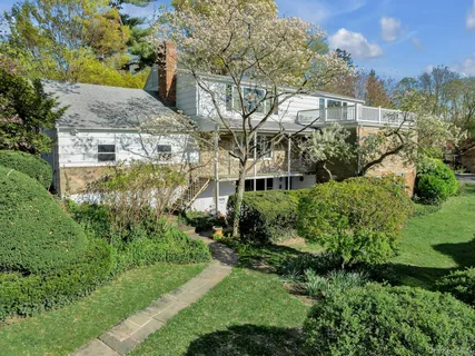 $1,399,000 | 11 Soundview Drive, Glen Cove, NY 11542